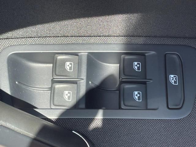 VOLKSWAGEN GOLF 2017 Image 31