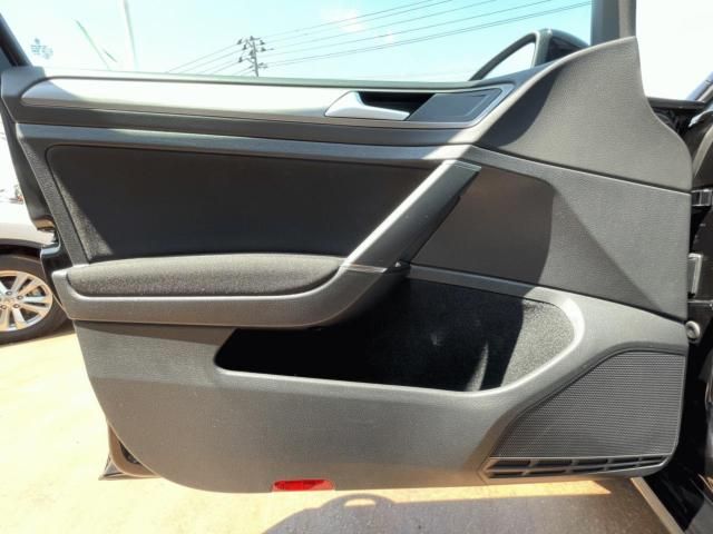 VOLKSWAGEN GOLF 2017 Image 31