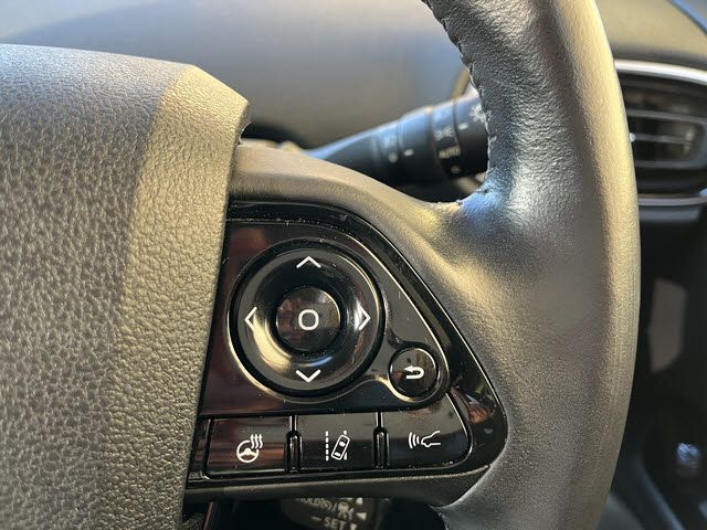 TOYOTA PRIUS PHV 2019 Image 31