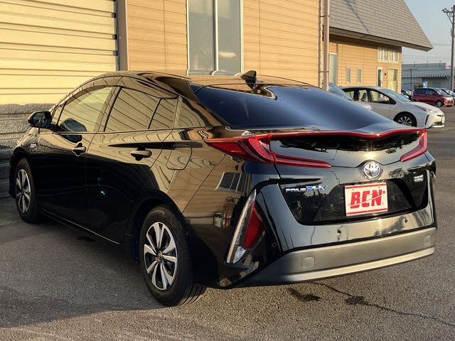 TOYOTA PRIUS PHV 2019 Image 31