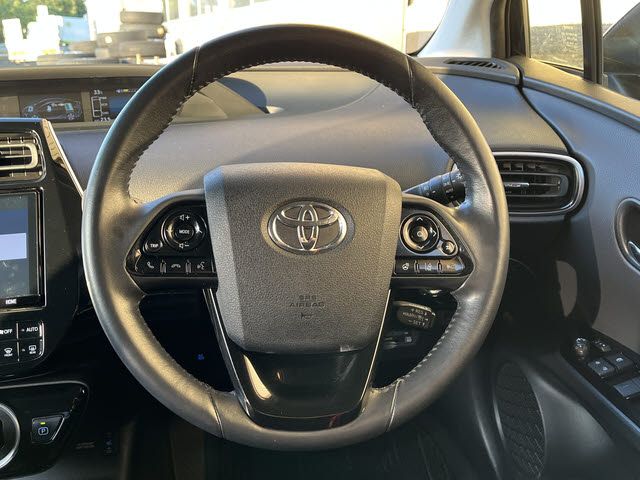 TOYOTA PRIUS PHV 2019 Image 31