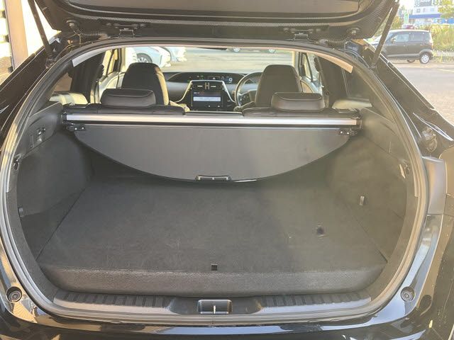 TOYOTA PRIUS PHV 2019 Image 31