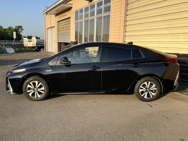 TOYOTA PRIUS PHV 2019 Image 31