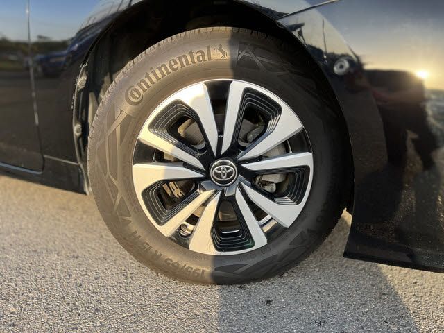 TOYOTA PRIUS PHV 2019 Image 31