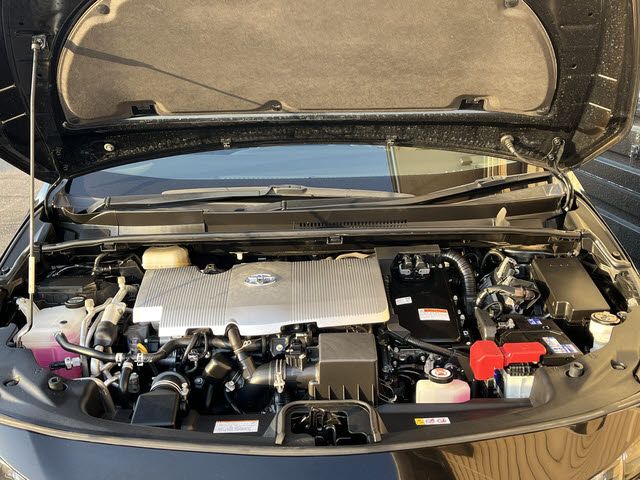 TOYOTA PRIUS PHV 2019 Image 31