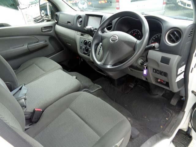 NISSAN NV350 CARAVAN 4WD 2017 Image 31