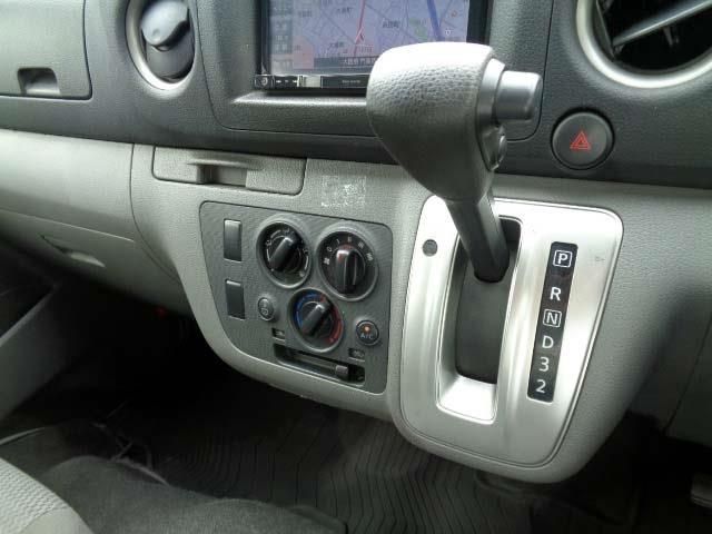 NISSAN NV350 CARAVAN 4WD 2017 Image 31