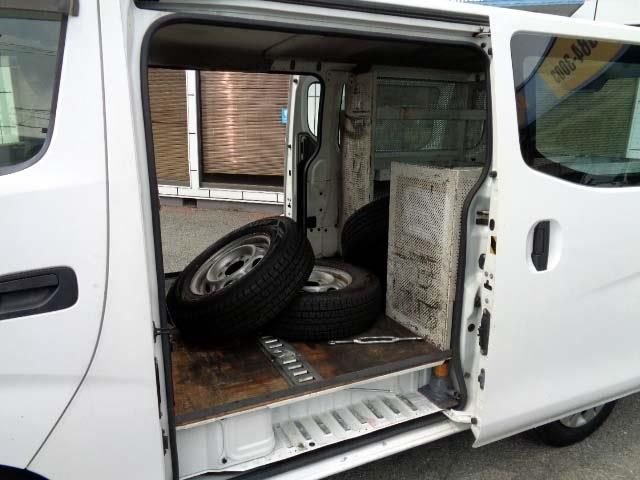 NISSAN NV350 CARAVAN 4WD 2017 Image 31