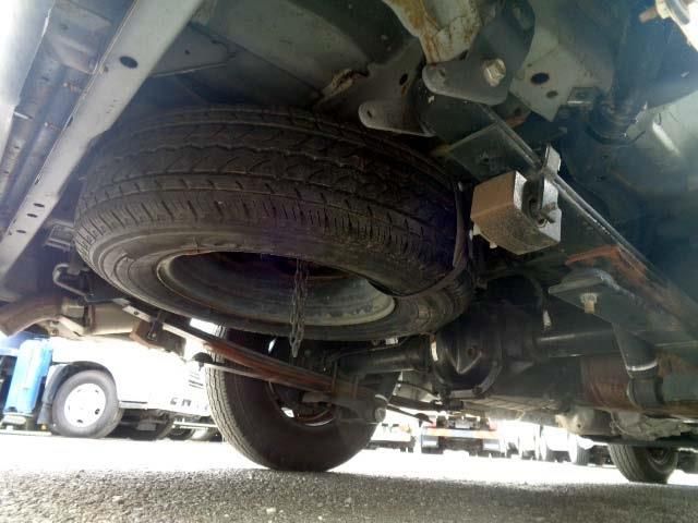 NISSAN NV350 CARAVAN 4WD 2017 Image 31