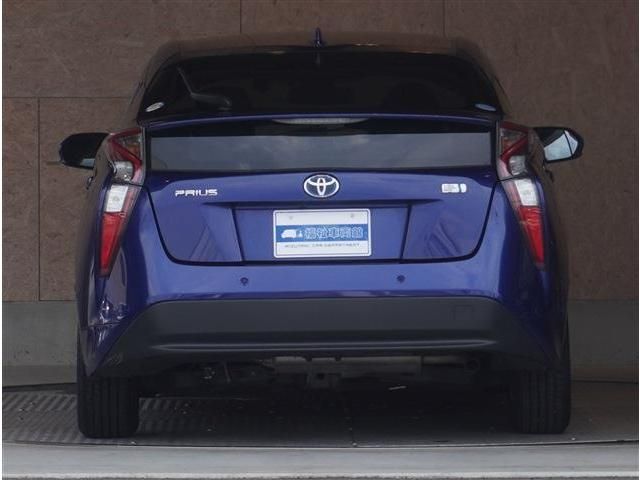 TOYOTA PRIUS 2017 Image 31
