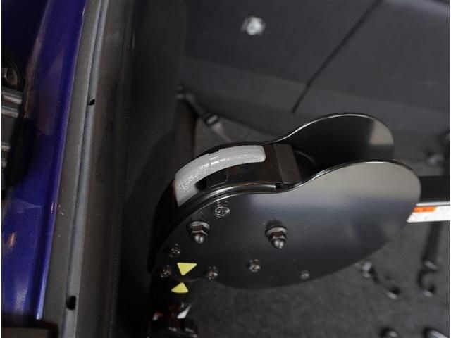 TOYOTA PRIUS 2017 Image 31