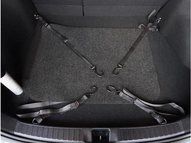 TOYOTA PRIUS 2017 Image 31