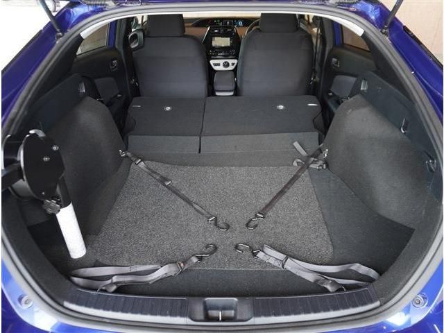 TOYOTA PRIUS 2017 Image 31