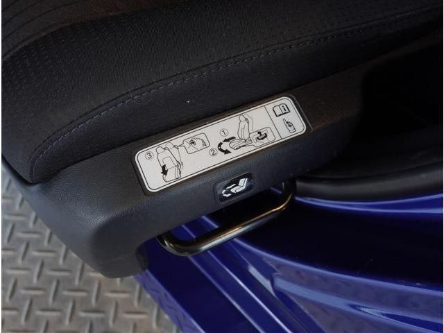 TOYOTA PRIUS 2017 Image 31