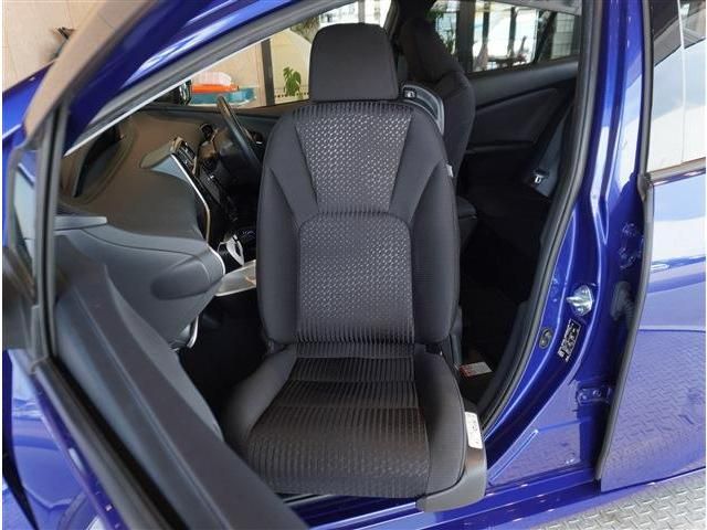 TOYOTA PRIUS 2017 Image 31