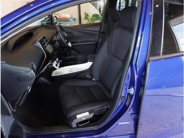 TOYOTA PRIUS 2017 Image 31