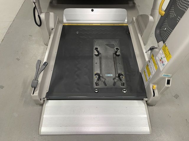 TOYOTA HIACE COMMUTER 2010 Image 31