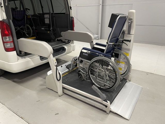 TOYOTA HIACE COMMUTER 2010 Image 31