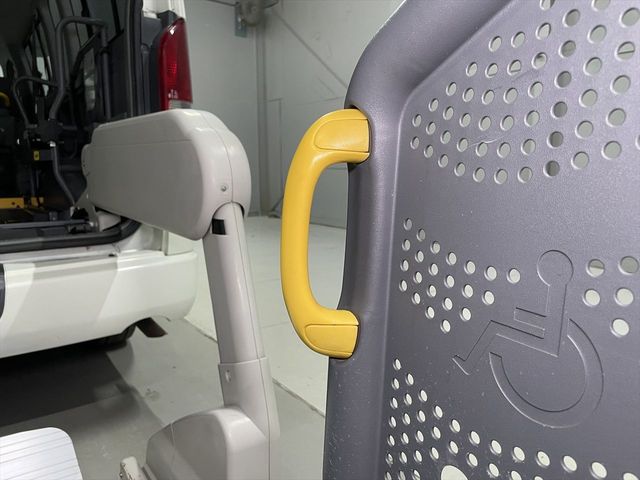 TOYOTA HIACE COMMUTER 2010 Image 31