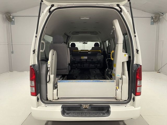 TOYOTA HIACE COMMUTER 2010 Image 31