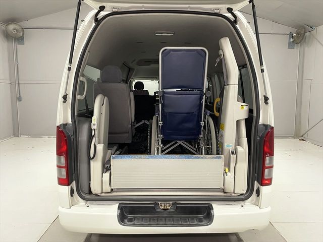 TOYOTA HIACE COMMUTER 2010 Image 31