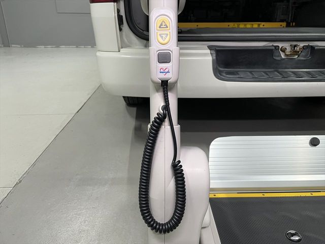 TOYOTA HIACE COMMUTER 2010 Image 31