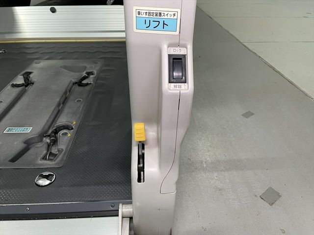 TOYOTA HIACE COMMUTER 2010 Image 31