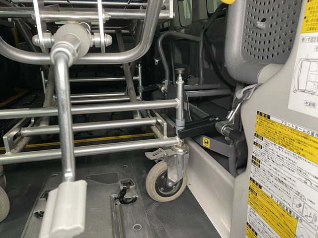 TOYOTA HIACE COMMUTER 2010 Image 31