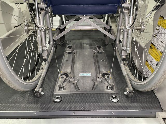 TOYOTA HIACE COMMUTER 2010 Image 31