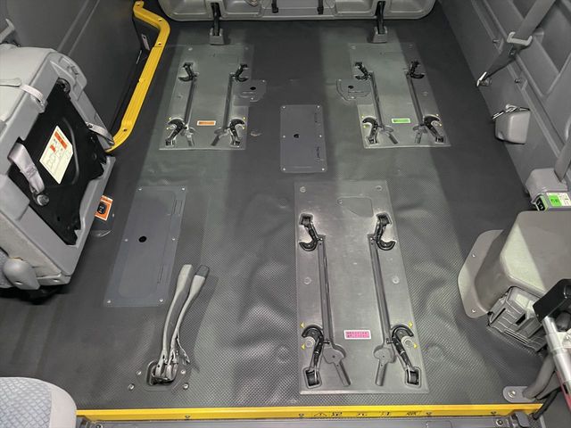 TOYOTA HIACE COMMUTER 2010 Image 31