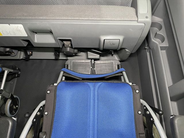 TOYOTA HIACE COMMUTER 2010 Image 31