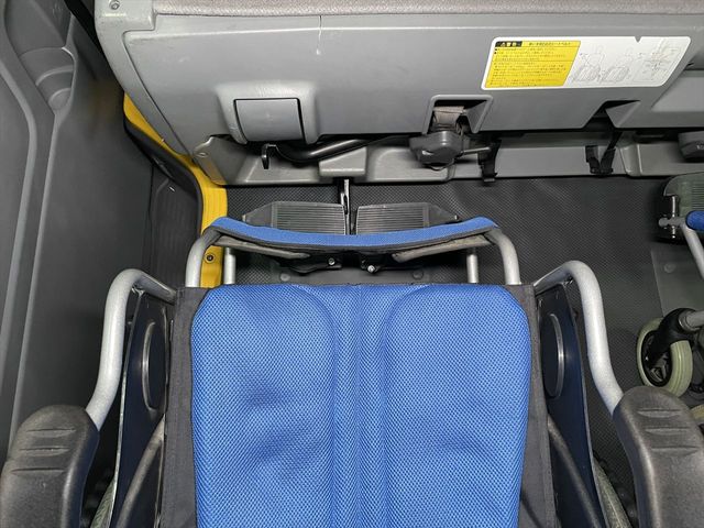 TOYOTA HIACE COMMUTER 2010 Image 31