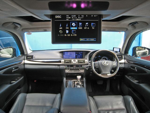 TOYOTA LEXUS LS600HL 2012 Image 31