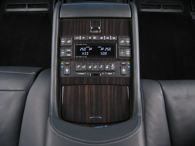 TOYOTA LEXUS LS600HL 2012 Image 31