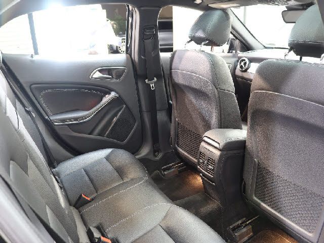 MERCEDES BENZ GLA CL 2018 Image 31