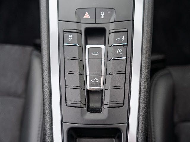 PORSCHE 718BOXSTER 2017 Image 31