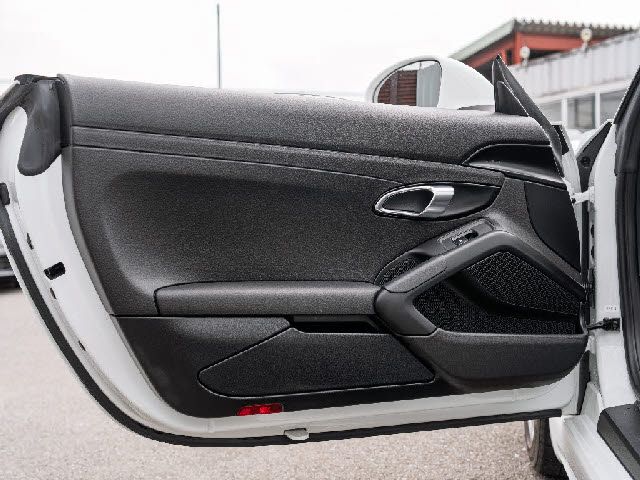 PORSCHE 718BOXSTER 2017 Image 31