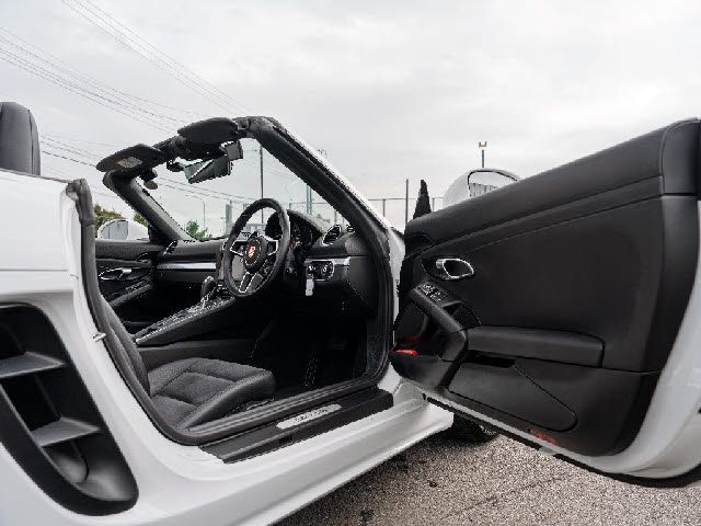 PORSCHE 718BOXSTER 2017 Image 31