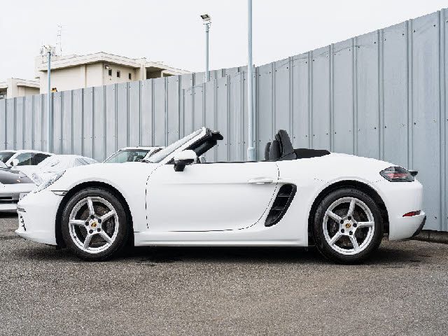 PORSCHE 718BOXSTER 2017 Image 31