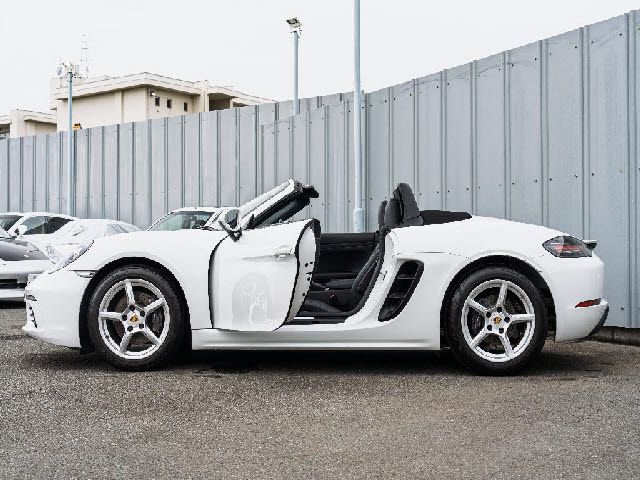 PORSCHE 718BOXSTER 2017 Image 31