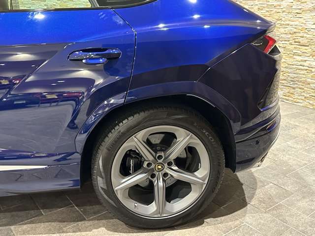 LAMBORGHINI URUS 2020 Image 31