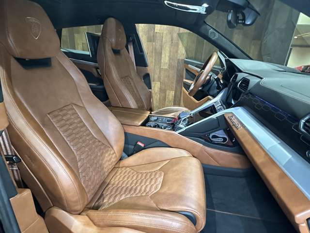 LAMBORGHINI URUS 2020 Image 31