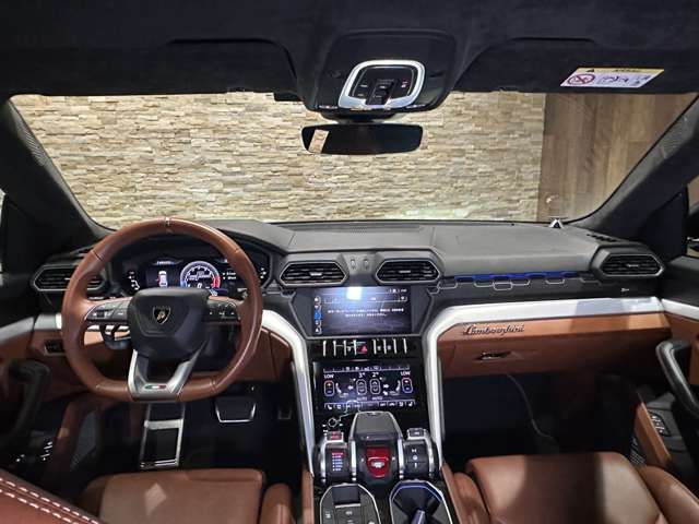 LAMBORGHINI URUS 2020 Image 31