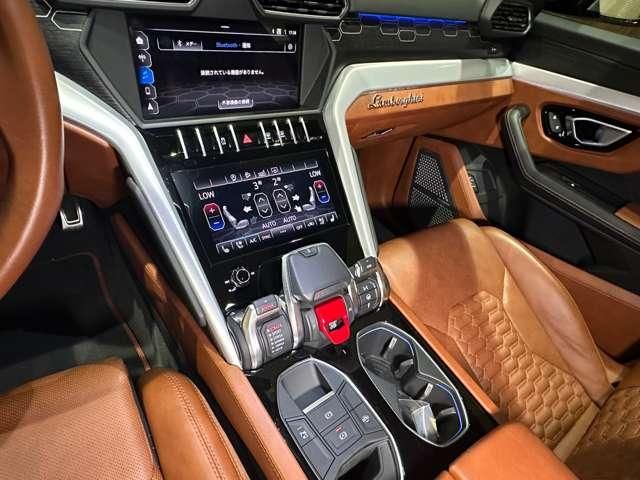 LAMBORGHINI URUS 2020 Image 31