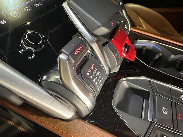 LAMBORGHINI URUS 2020 Image 31