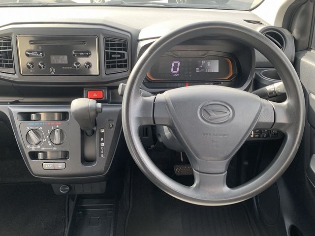 DAIHATSU MIRA E:S 2017 Image 31