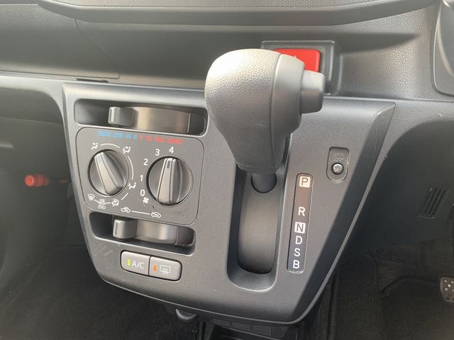 DAIHATSU MIRA E:S 2017 Image 31