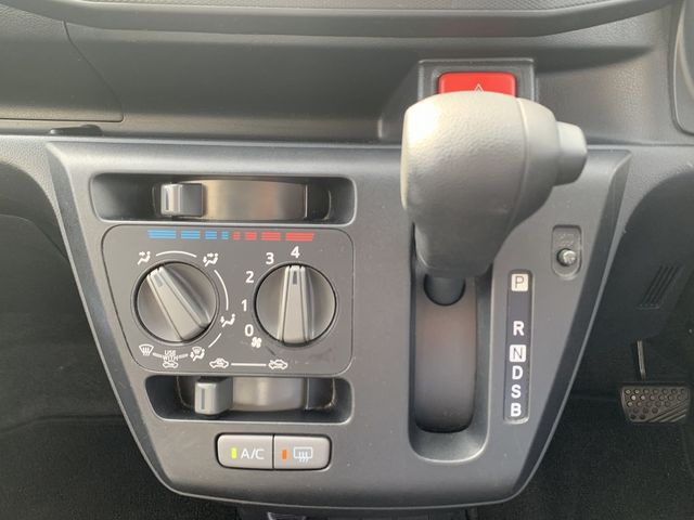 DAIHATSU MIRA E:S 2017 Image 31