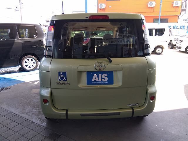 TOYOTA SIENTA 2012 Image 31