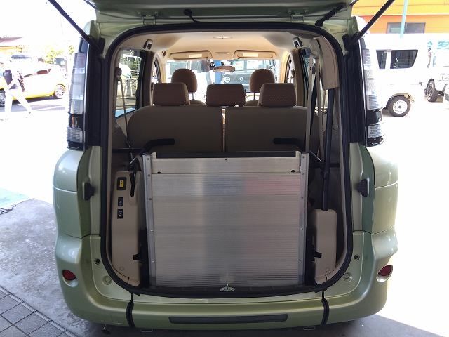 TOYOTA SIENTA 2012 Image 31